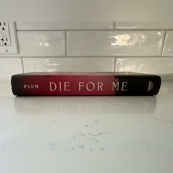 Die For Me by Amy Plum Hardcover - Picture 2 of 3